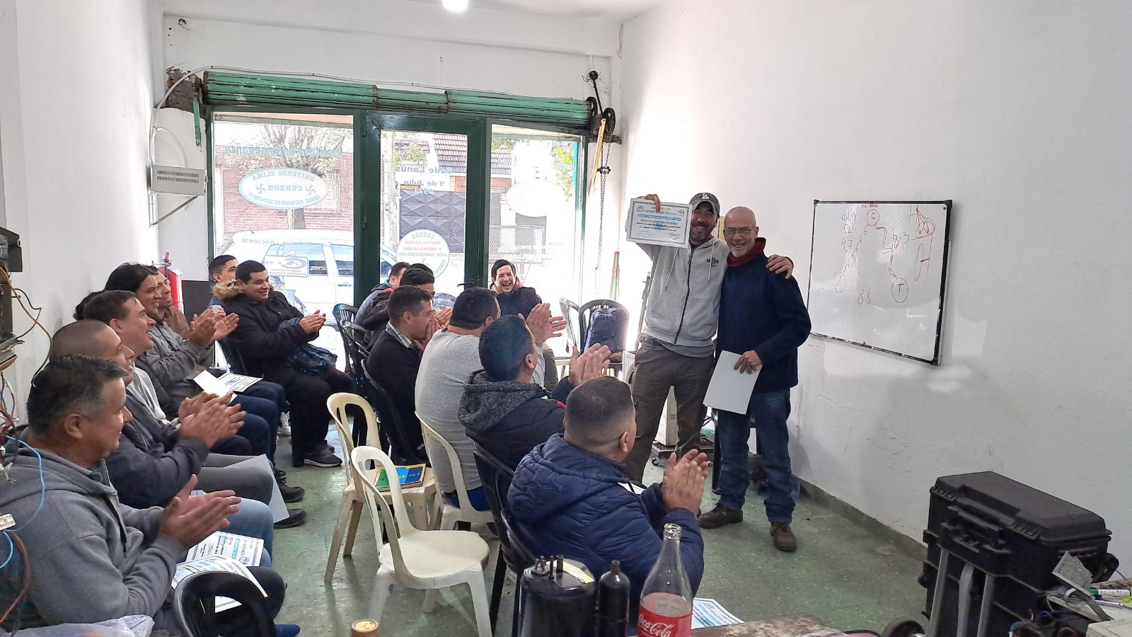 Entrega de diplomas en el taller